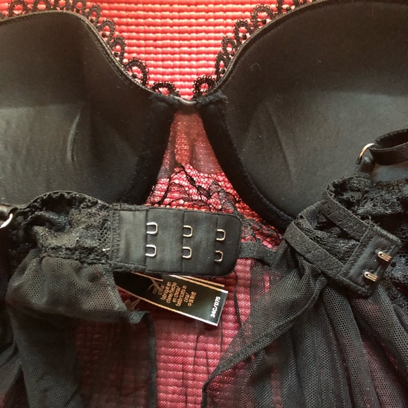 Victoria’s Secret Lace Chemise - Picture 4 of 5